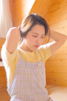 手鞠躺床上流白色分泌物怎么回事